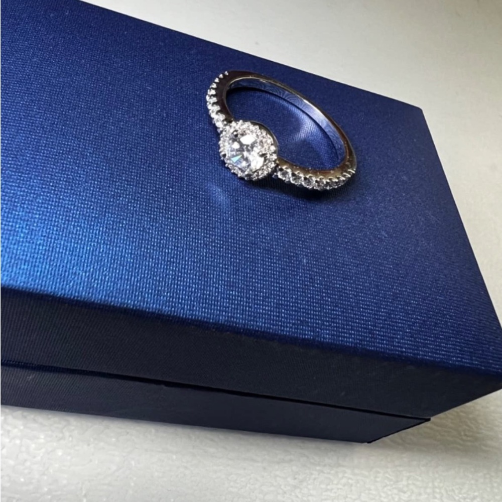 NEW WOMENS SILVER GEMSTONE RING